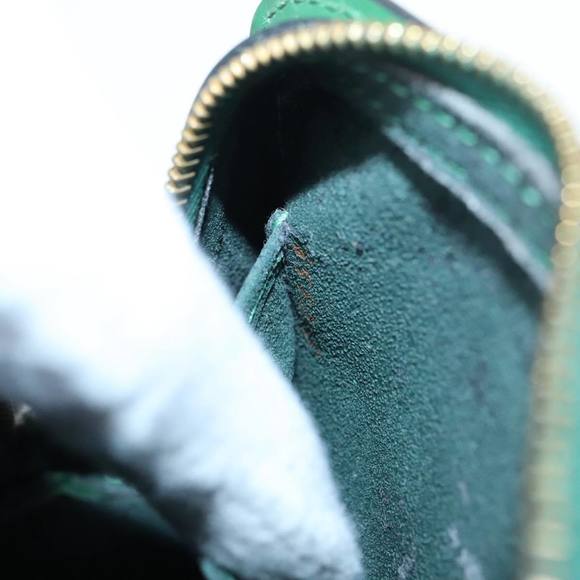 LOUIS VUITTON Epi Dauphine PM Cosmetic Pouch Green M48444 LV Auth 92025 - Picture 12 of 16